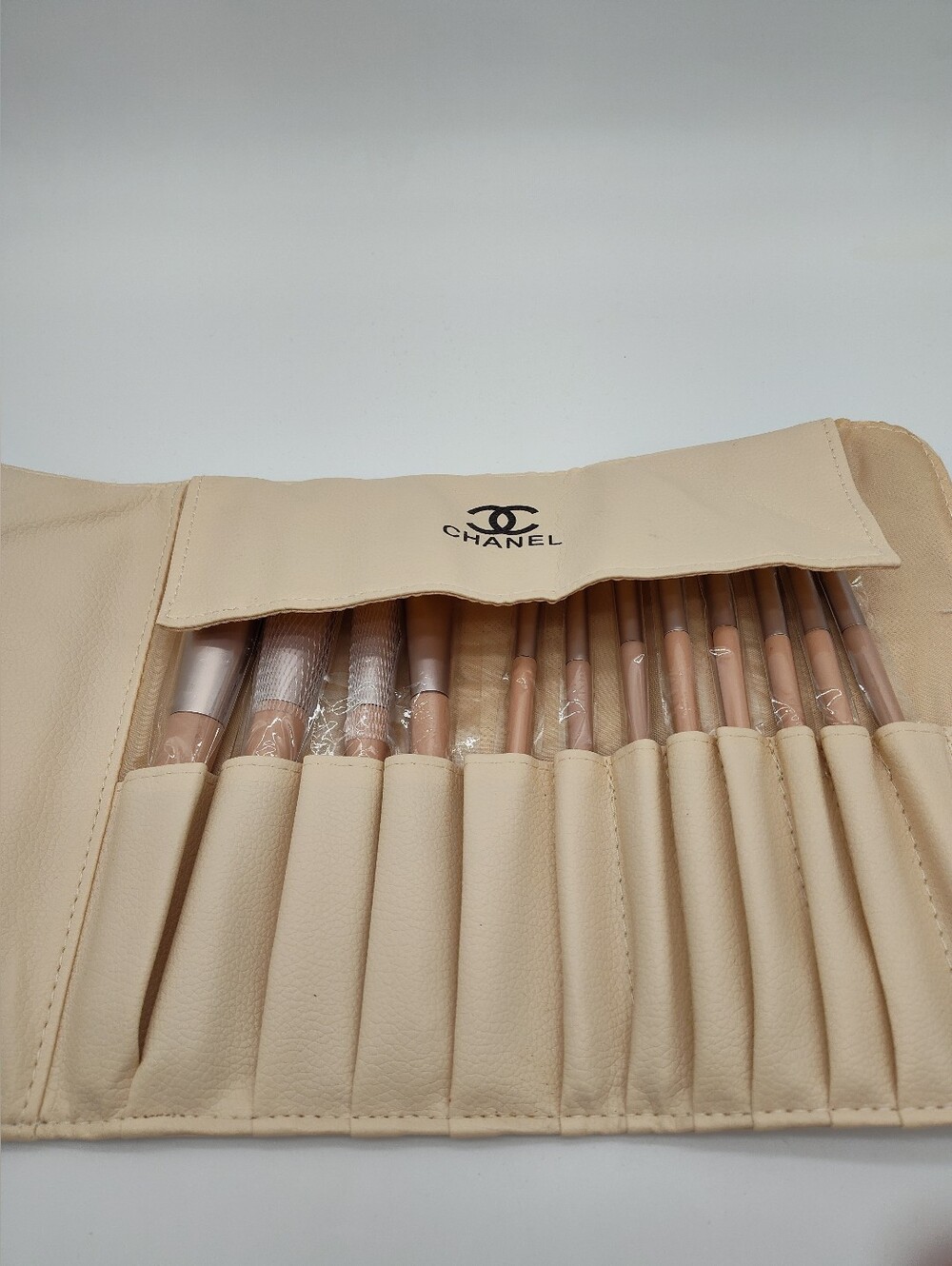 CHANEL Beauté 12 Piece Makeup Brush Set Logo Storage Roll Case